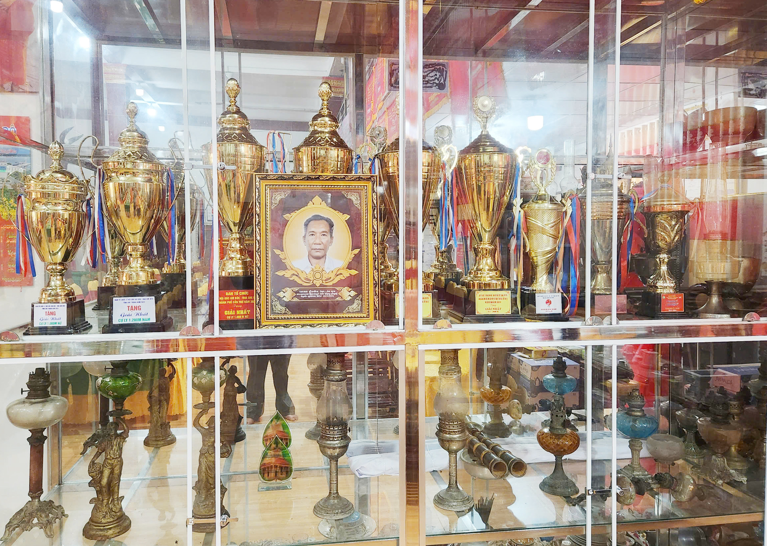 Hàng nghìn du khách xem đua ghe ngo mini trên cạn ở Cần Thơ - 11