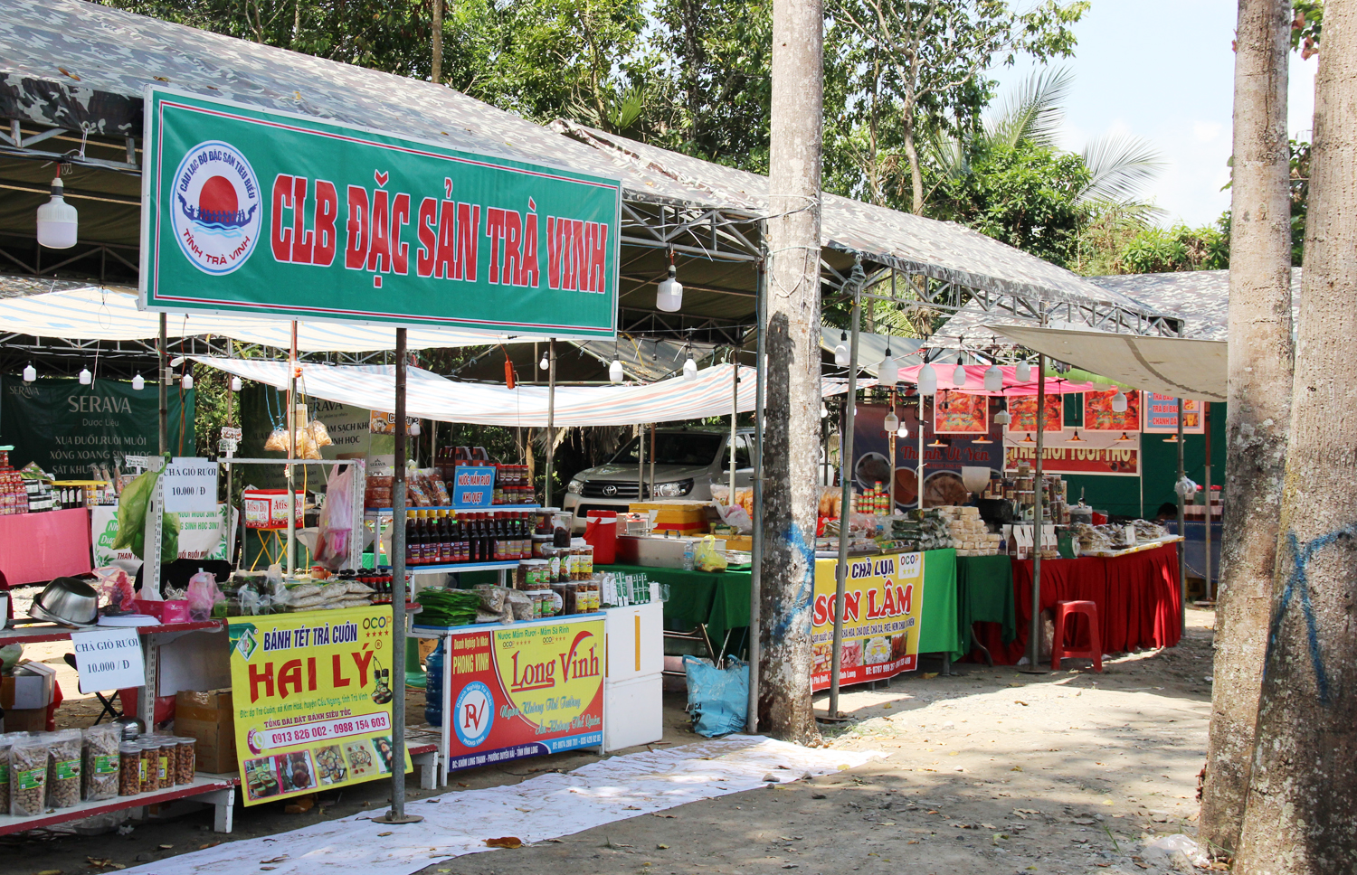 Hàng nghìn du khách xem đua ghe ngo mini trên cạn ở Cần Thơ - 19