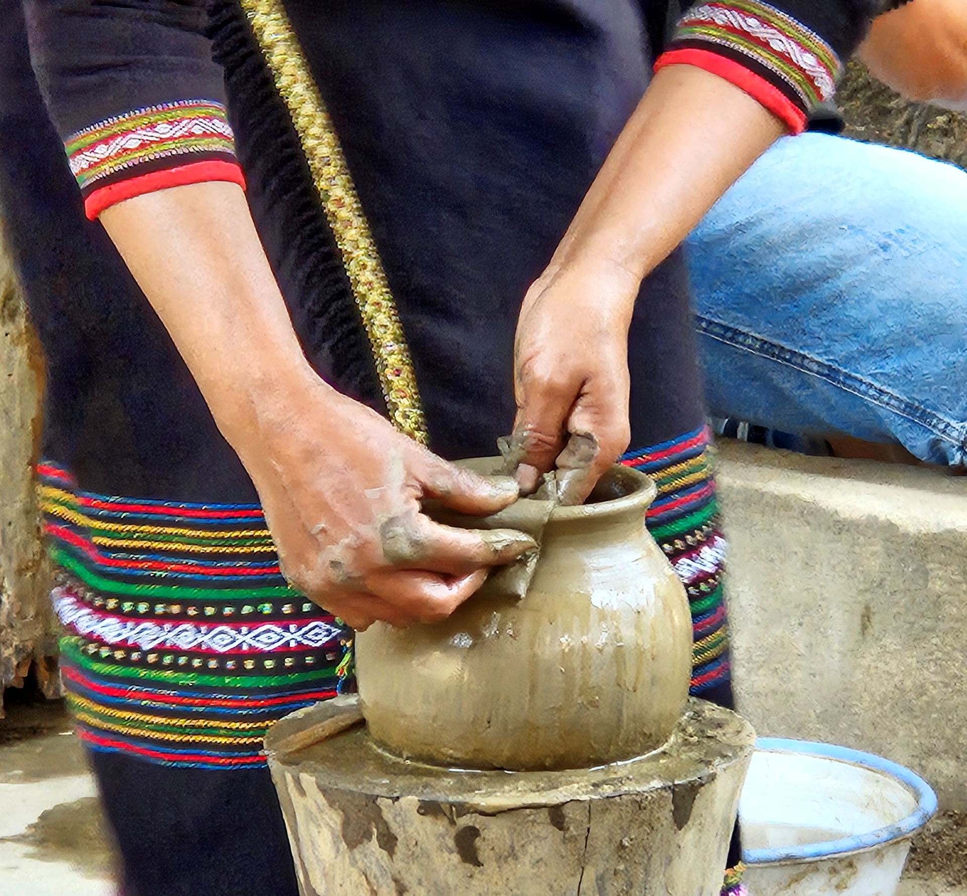 gom den va tuong nha mo: nhung manh ghep giu tron can tinh dai ngan - 14