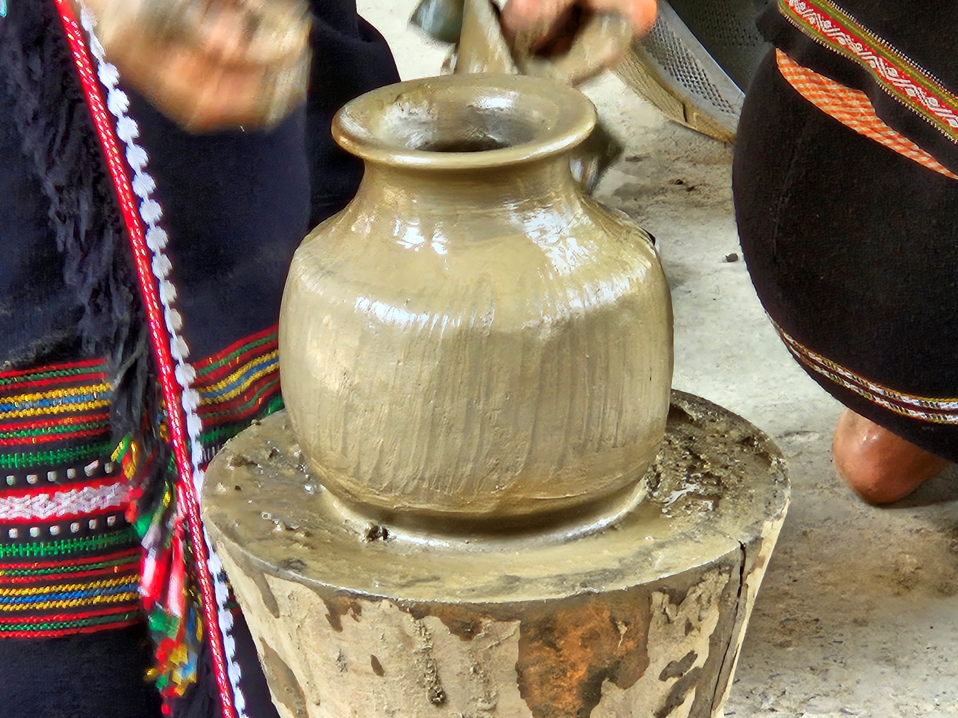 gom den va tuong nha mo: nhung manh ghep giu tron can tinh dai ngan - 15