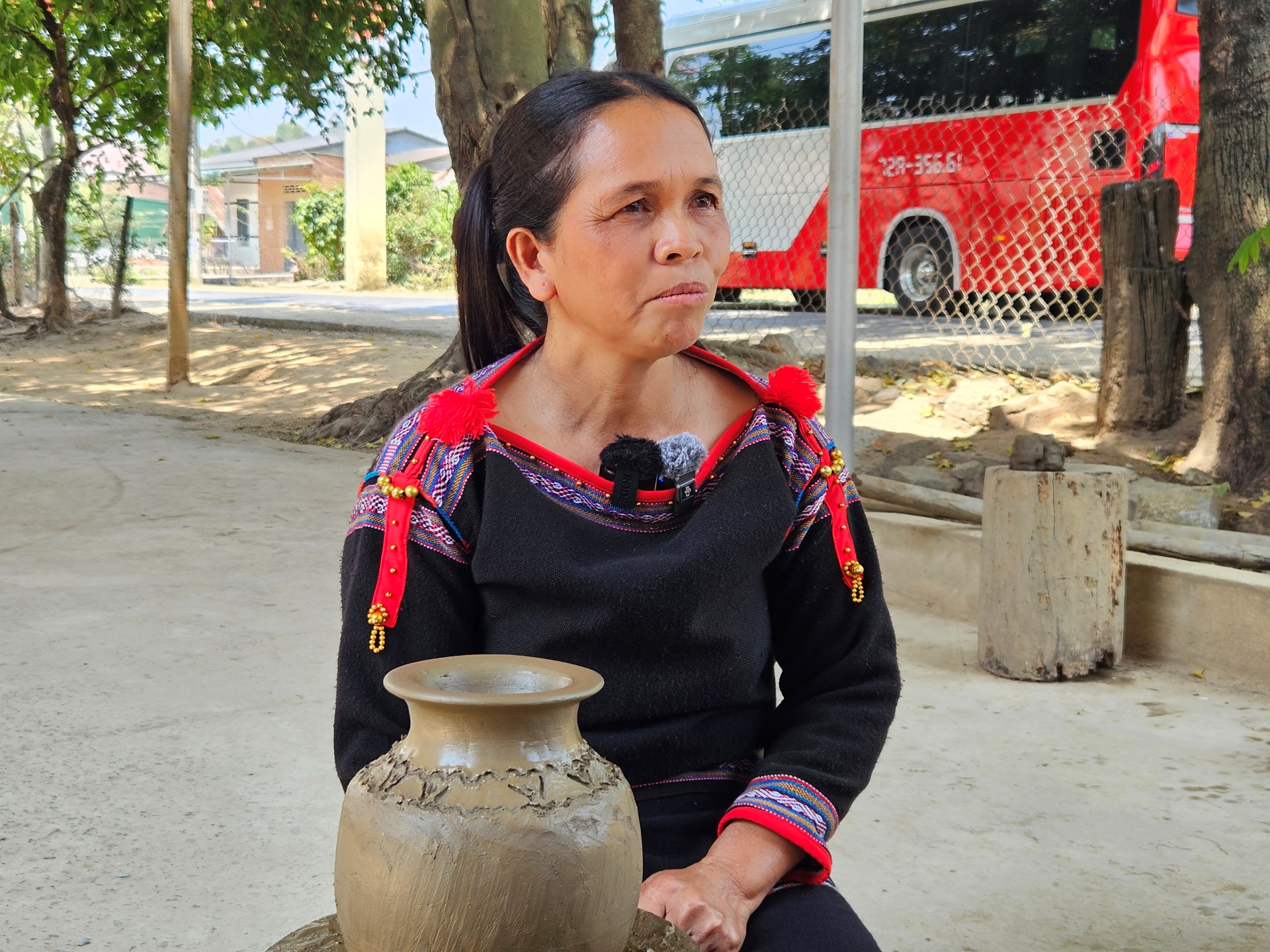 gom den va tuong nha mo: nhung manh ghep giu tron can tinh dai ngan - 17