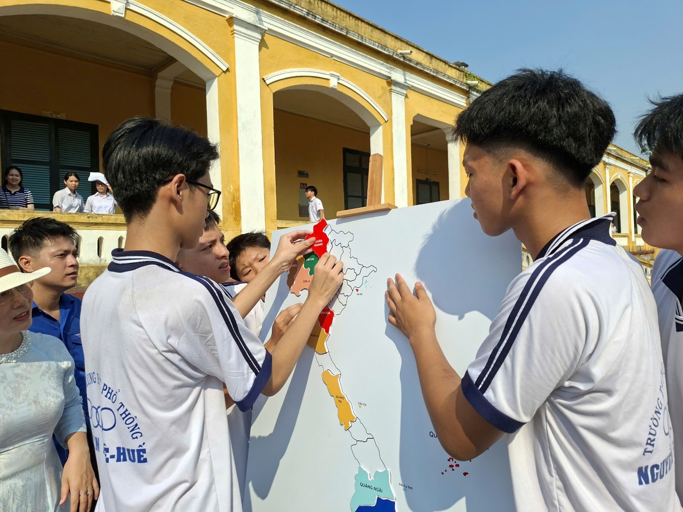 Học sinh xứ Huế hào hứng tham gia chương trình giáo dục di sản - 1