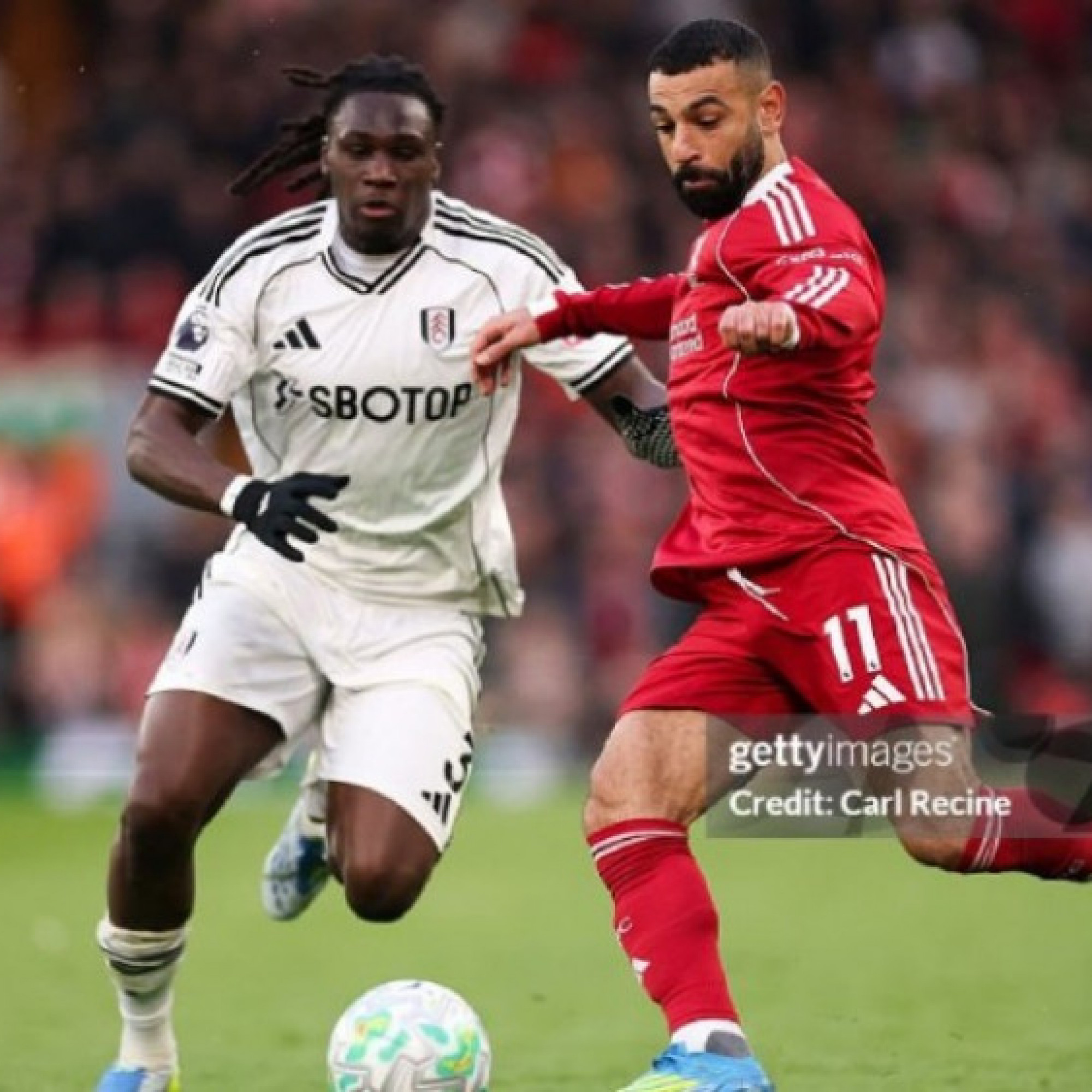  - Nghẹt thở bảng xếp hạng Ngoại hạng Anh: Arsenal, Liverpool tạo bước ngoặt đua vô địch & top 5