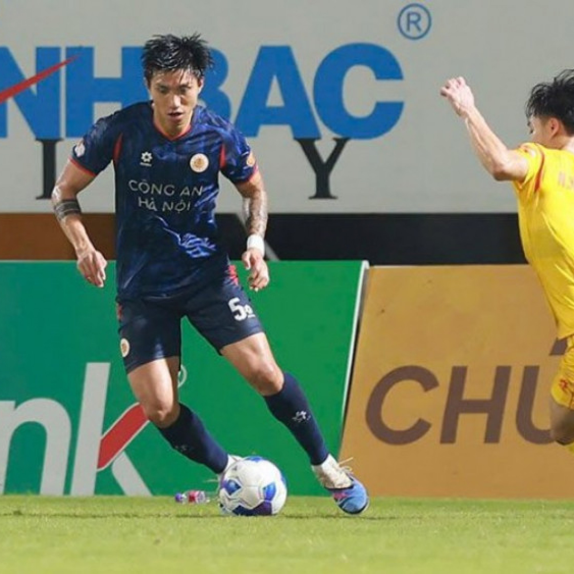  - Video bóng đá PVF-CAND - Công an Hà Nội: Đình Bắc mất vui vì đồng đội tuyển U23 (V-League)