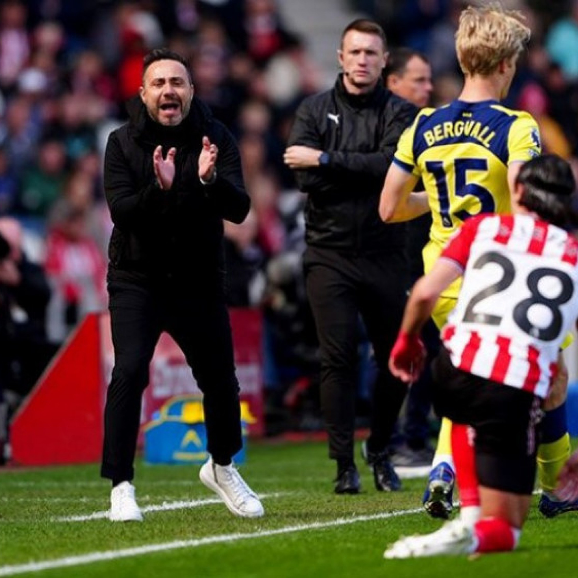  - Video bóng đá Sunderland - Tottenham: Liên hoàn cơ hội, tranh cãi đánh nguội không thẻ đỏ (Ngoại hạng Anh)