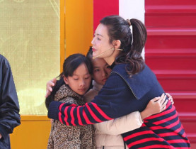  - Diễn viên Thanh Hương tặng toàn bộ cát-xê, nỗ lực cùng khán giả mang về hơn 330 triệu giúp các em nhỏ mồ côi