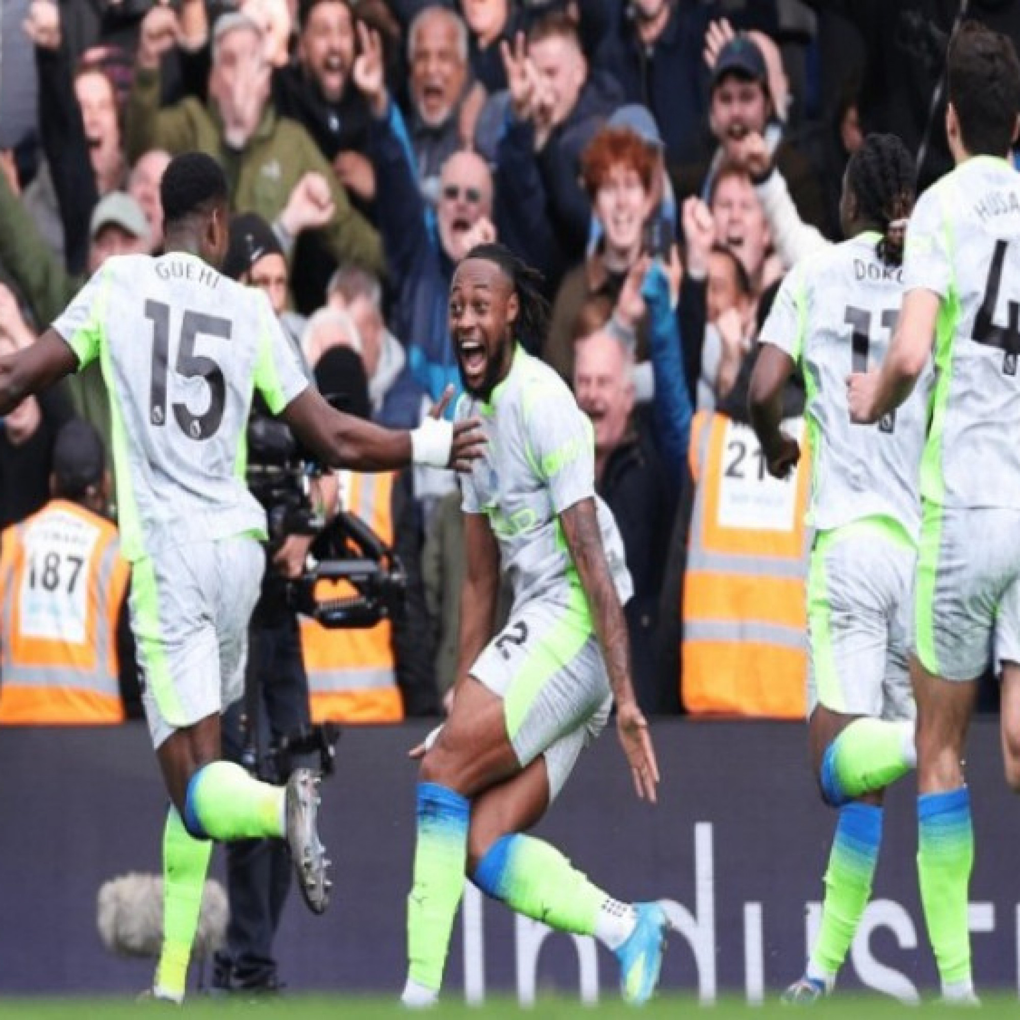  - Từ Stamford Bridge đến ngai vàng: Man City vào guồng, Arsenal còn bao nhiêu cơ hội?