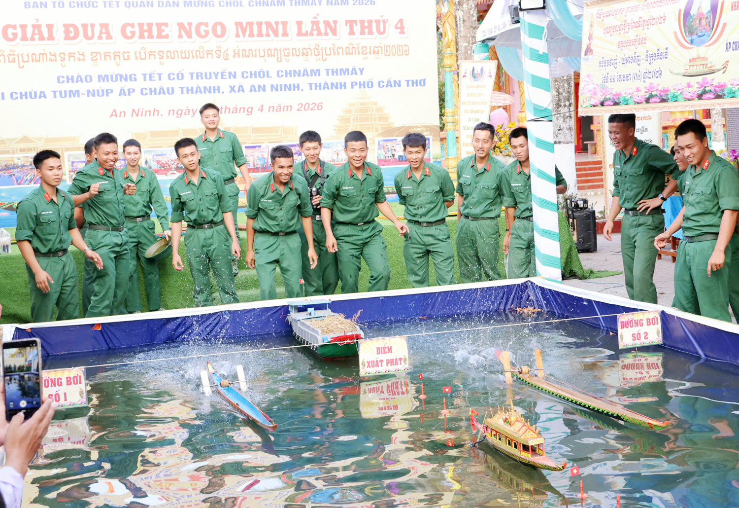 Du khách ấn tượng với Tết Quân Dân ở Cần Thơ - 7