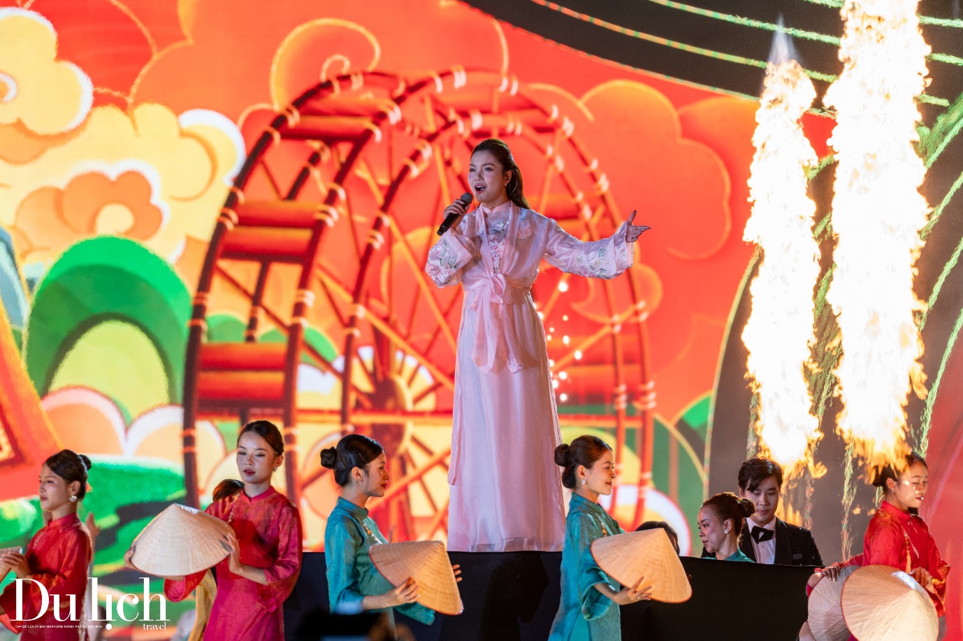 hon 50.000  nguoi chay het minh cung concert thanh am ky nguyen moi - 10