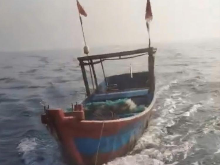 Kịp thời hỗ trợ người đàn ông gặp nạn trên biển khi đi câu cá