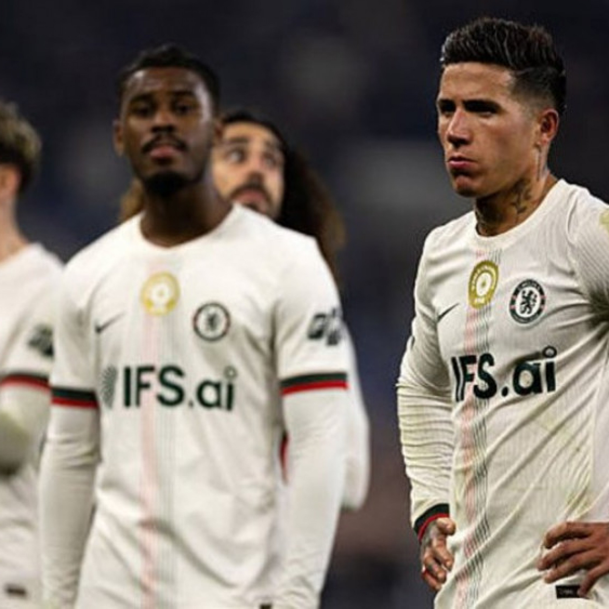  - Chelsea & bầu không khí "độc hại": Rosenior như con rối, dàn sao muốn đào tẩu