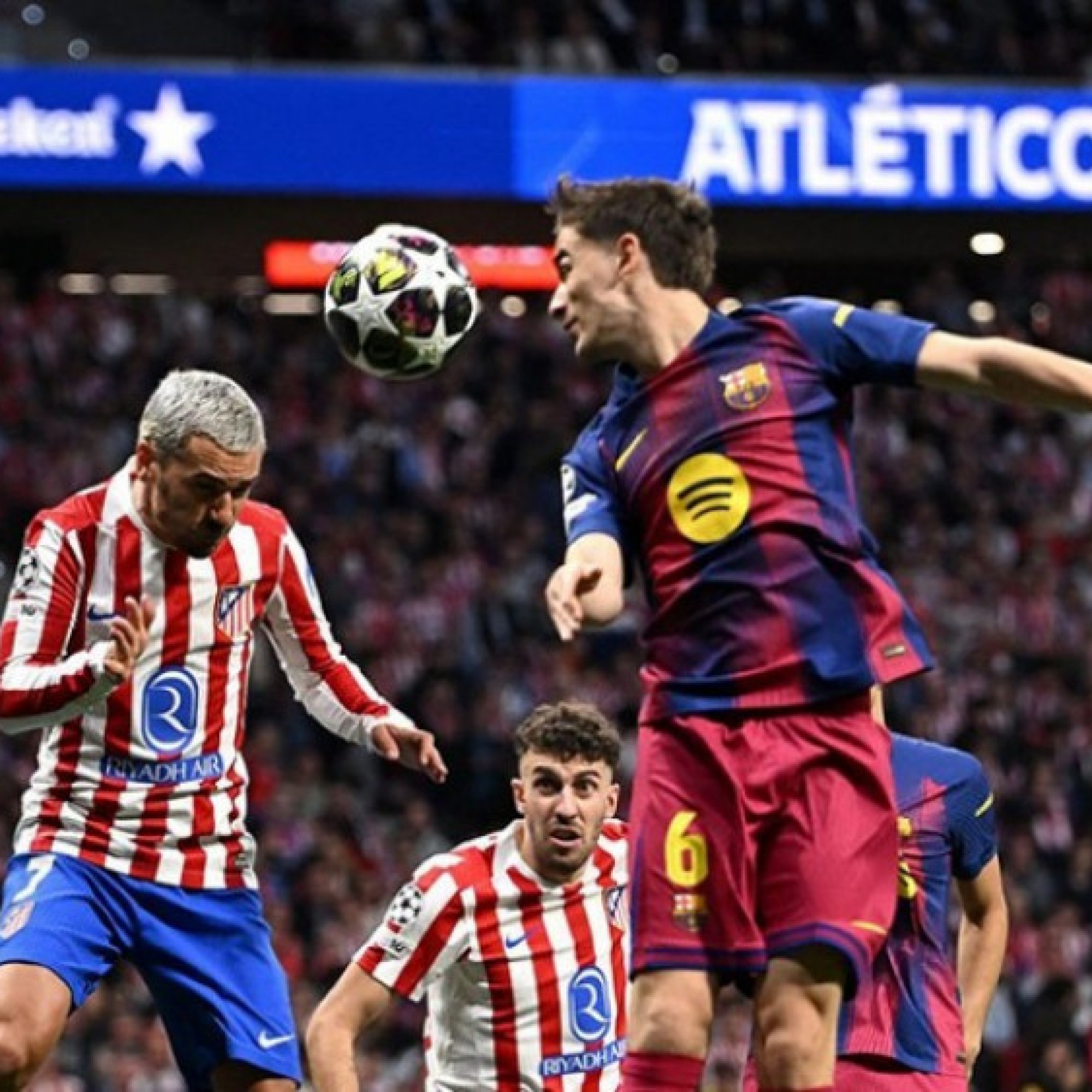  - Trực tiếp bóng đá Atletico Madrid - Barcelona: Lookman rút ngắn tỷ số (Cúp C1)