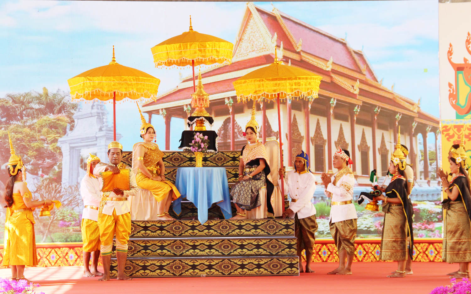 Rộn ràng ngày Tết Chôl Chnăm Thmây của đồng bào Khmer - 1