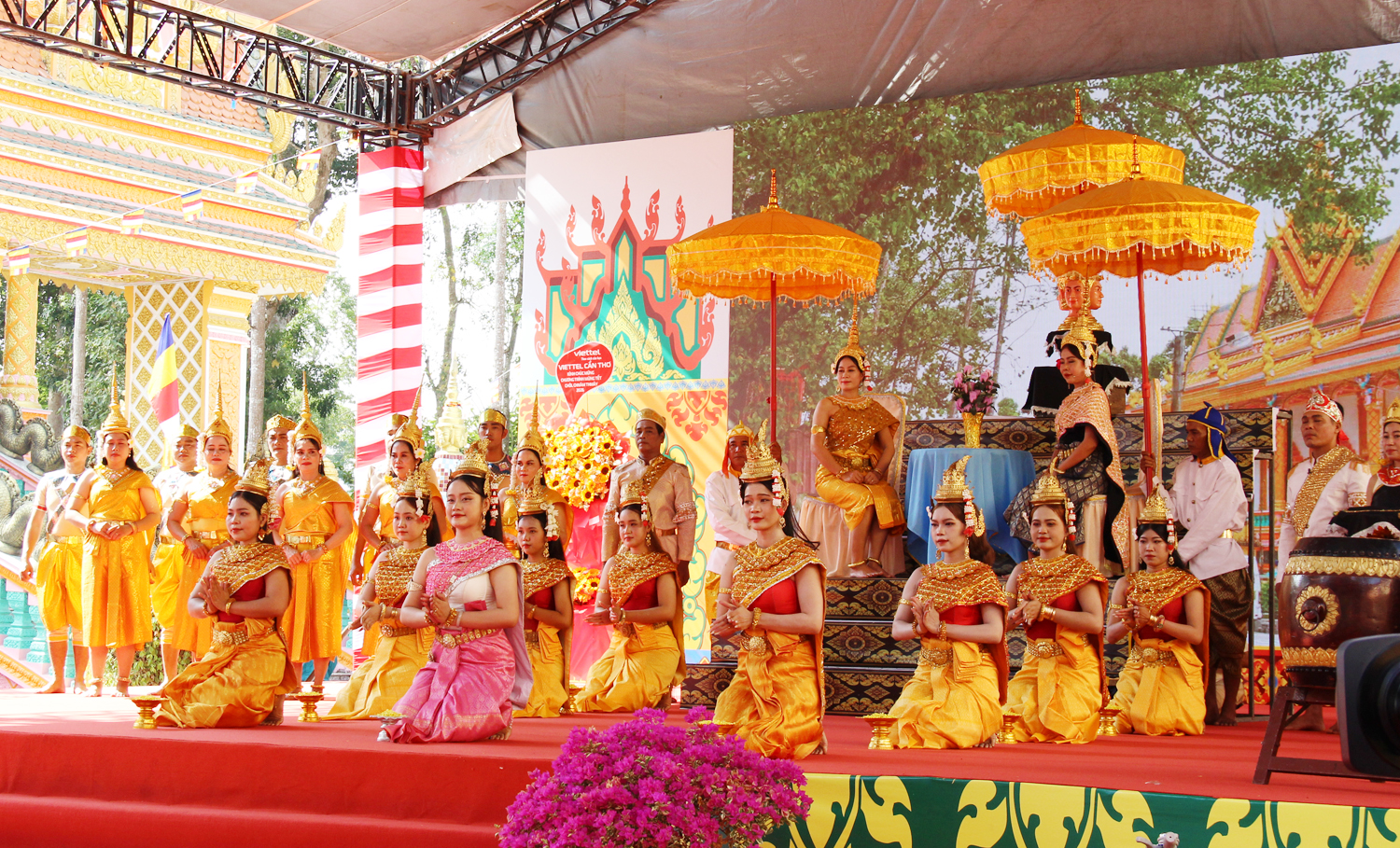 Rộn ràng ngày Tết Chôl Chnăm Thmây của đồng bào Khmer - 2