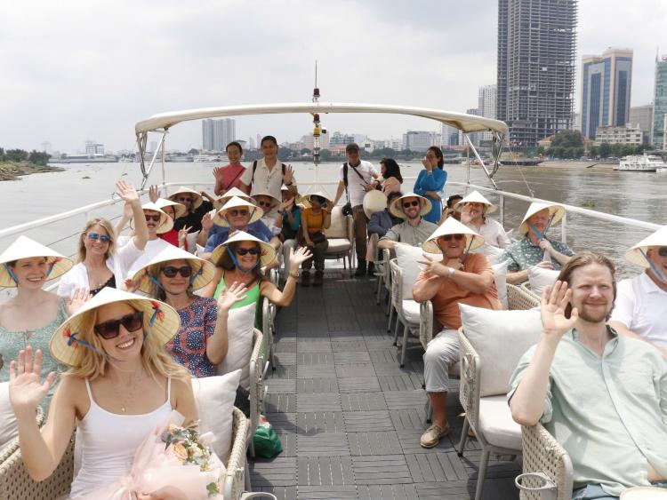 Du lịch Việt Nam: Đón nhiều khách hơn, nhưng thu được gì?