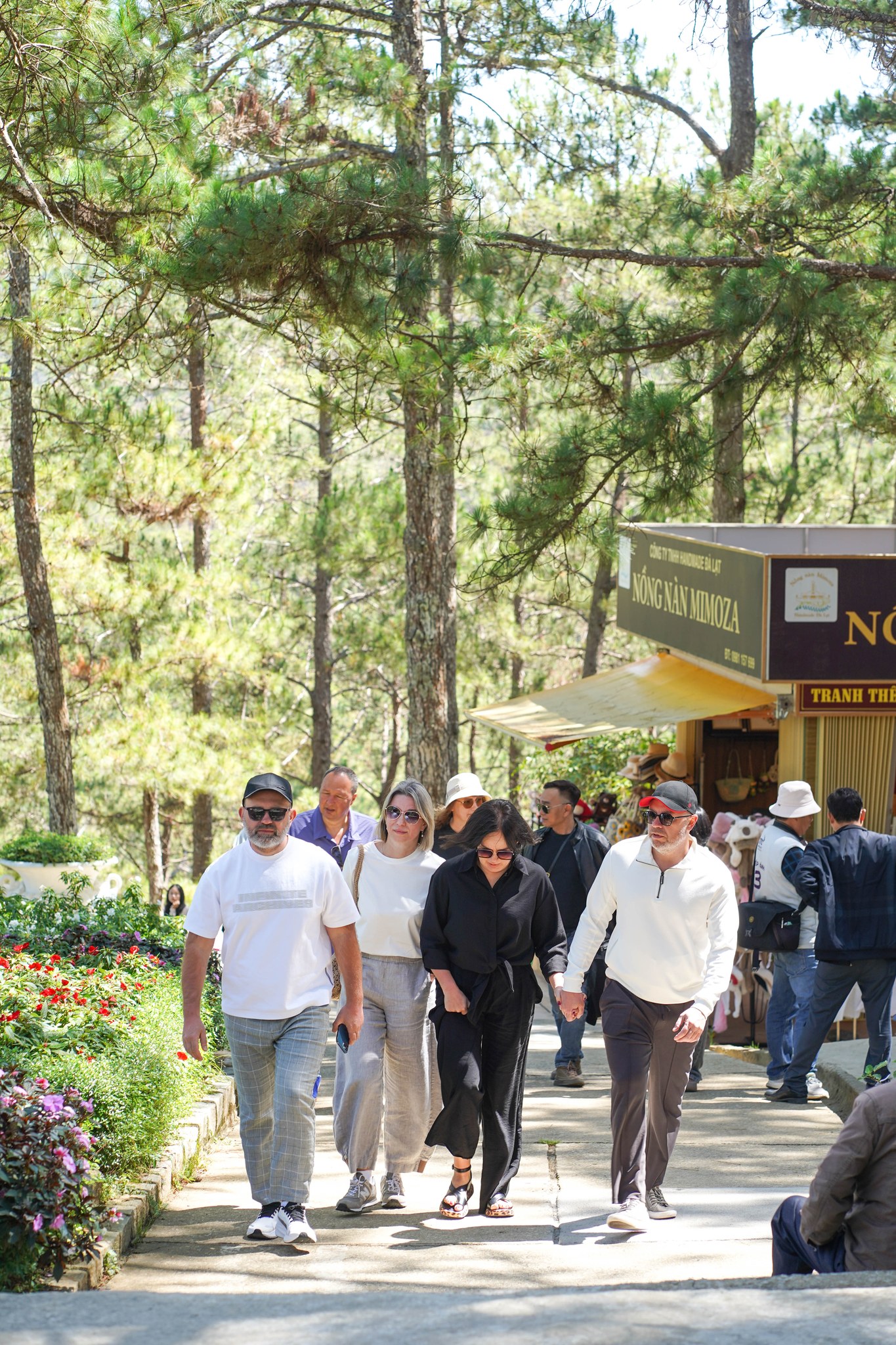 Lâm Đồng chấn chỉnh hoạt động cho thuê xe mô tô đối với người nước ngoài - 2