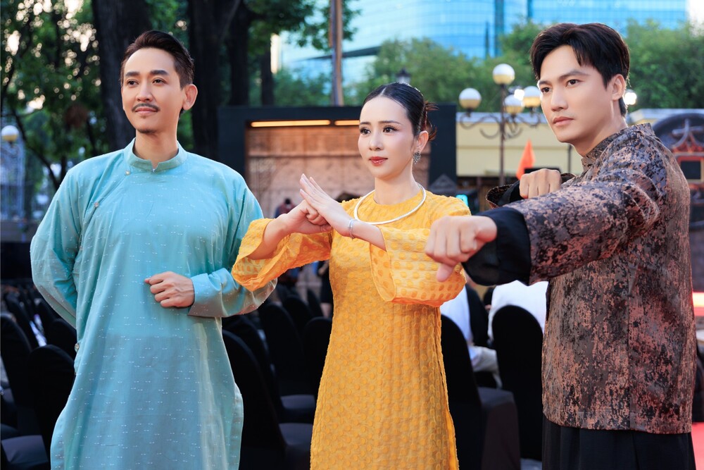 Tuấn Trần lo lắng, mất phương hướng khi gặp chấn thương nghiêm trọng trên phim trường Hộ Linh Tráng Sĩ - 2