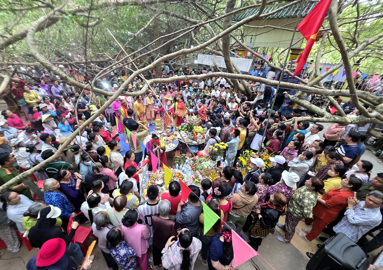 Độc đáo nghệ thuật múa bóng rỗi tại lễ cúng Bà Thượng Động Cố Hỷ - 1