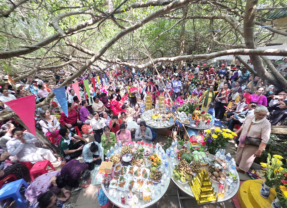 Độc đáo nghệ thuật múa bóng rỗi tại lễ cúng Bà Thượng Động Cố Hỷ - 2