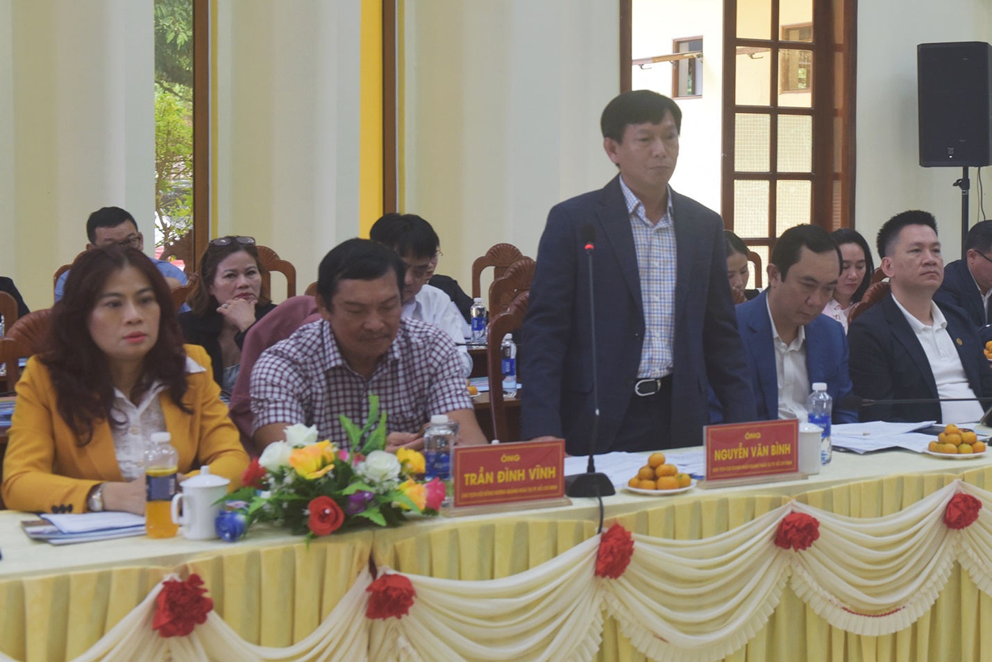 doanh nhan quang ngai tai tp.hcm khao sat trong cay duoc lieu duoi tan rung - 5