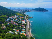 Nghỉ Giỗ Tổ Hùng Vương: Trải nghiệm từ phố thị đến biển xanh