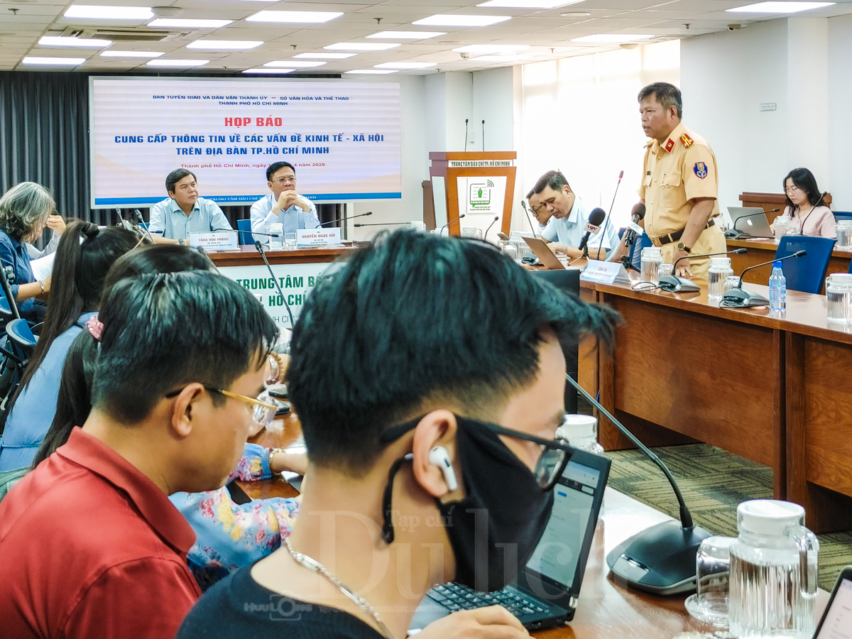 Tăng cường xử lý nồng độ cồn, ngăn chặn chạy xe gây rối đảm bảo an toàn dịp lễ - 3