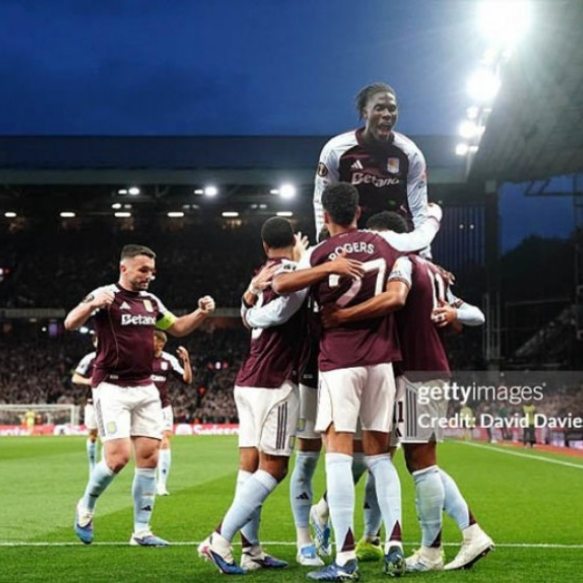  - 4 anh hào đoạt vé bán kết Europa League