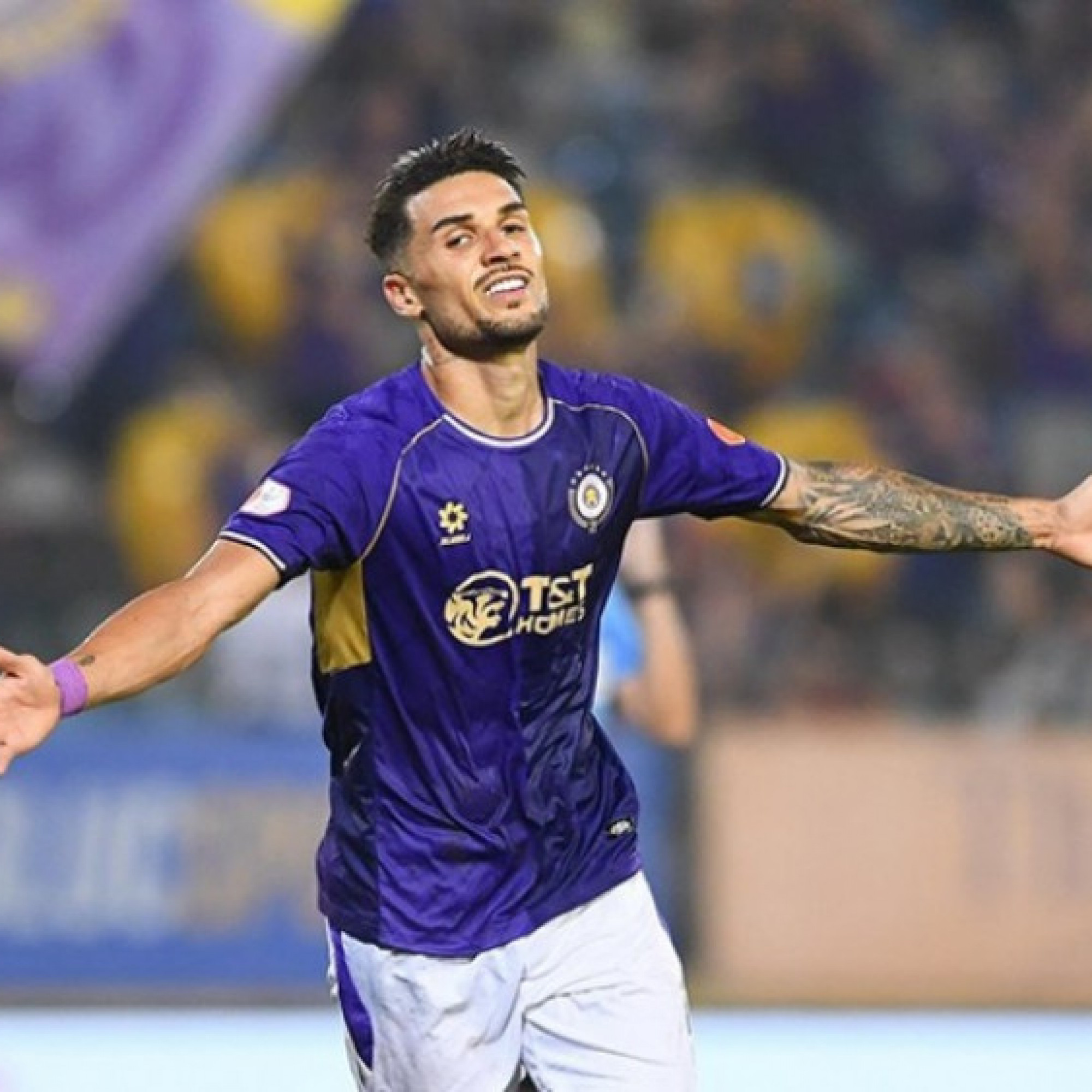  - Trực tiếp bóng đá Hà Nội - Becamex TP.HCM: Khó cản Hoàng Hên (V-League)