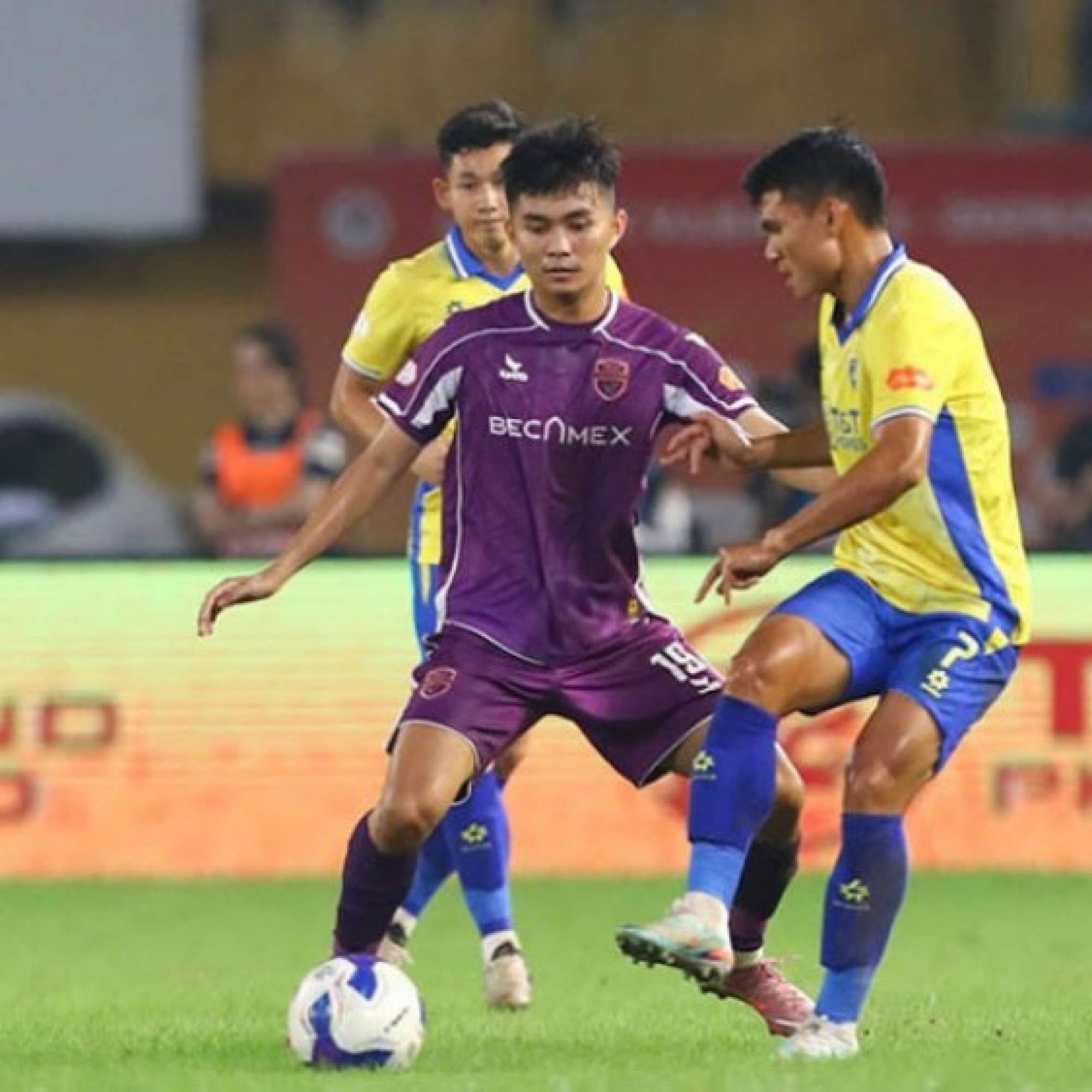 Video bóng đá Hà Nội - Becamex TP.HCM: Hoàng Hên - Hai Long tỏa sáng, 6 bàn rượt đuổi (V-League)