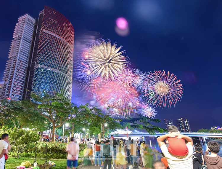 Rộn ràng chuỗi hoạt động ‘Non sông thống nhất’ kỷ niệm lễ lớn 30-4 và 1-5