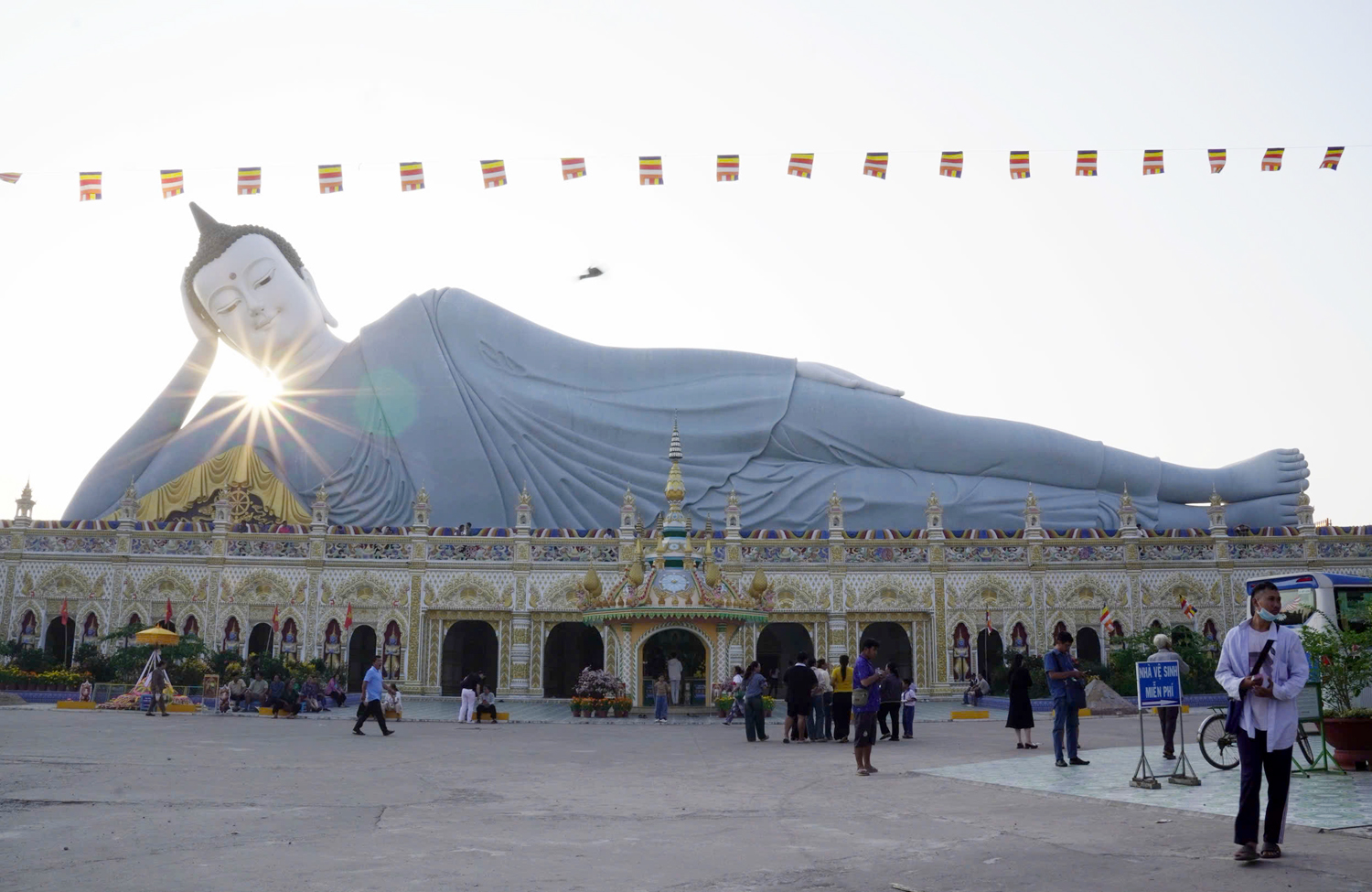 Độc đáo ngôi chùa có tượng Phật nằm lớn nhất Việt Nam - 6