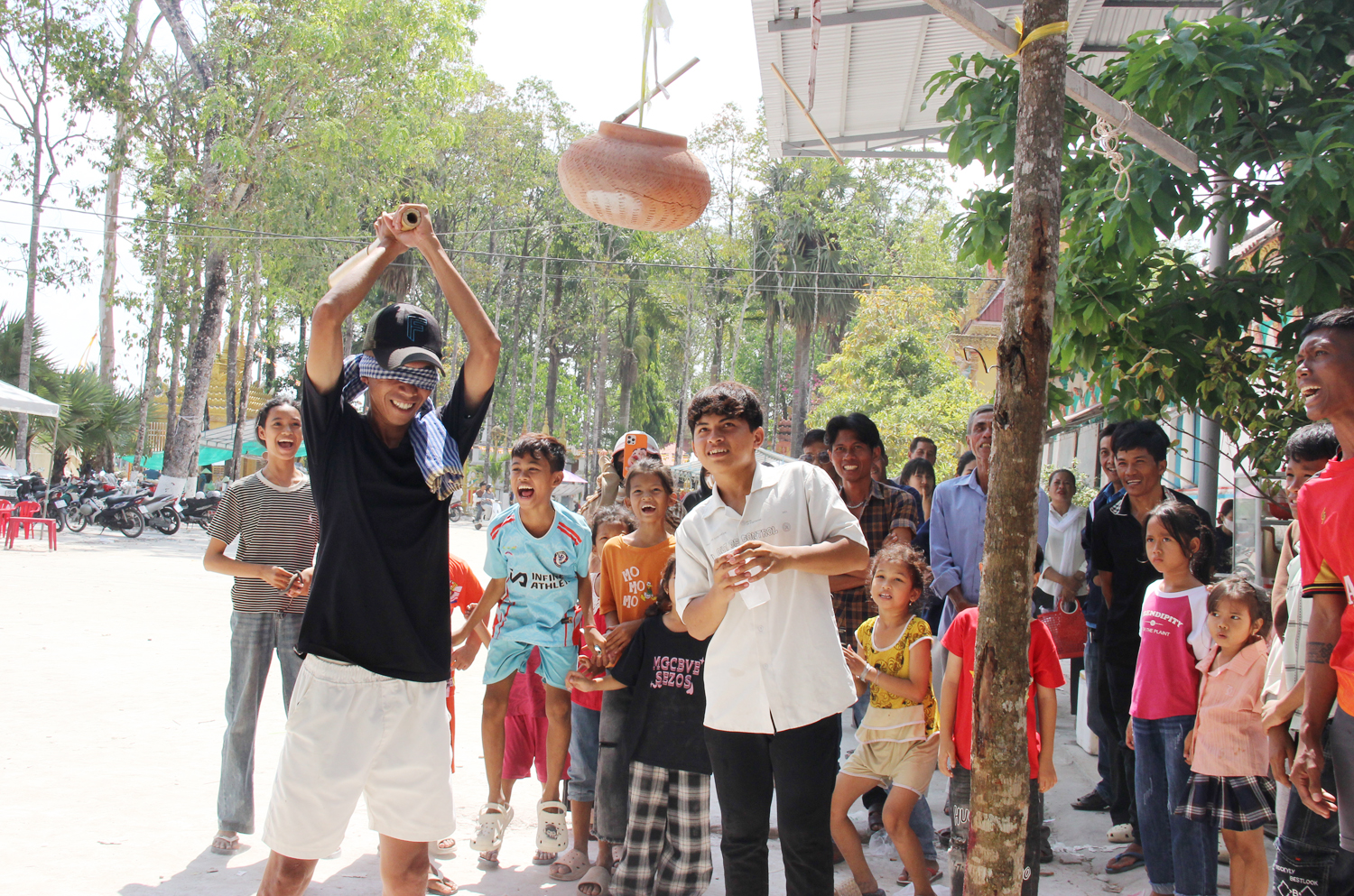 Độc đáo ngôi chùa có tượng Phật nằm lớn nhất Việt Nam - 9