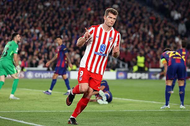 Barca đã tìm ra người thay Lewandowski: "Cơn ác mộng" tới từ Na Uy - 1