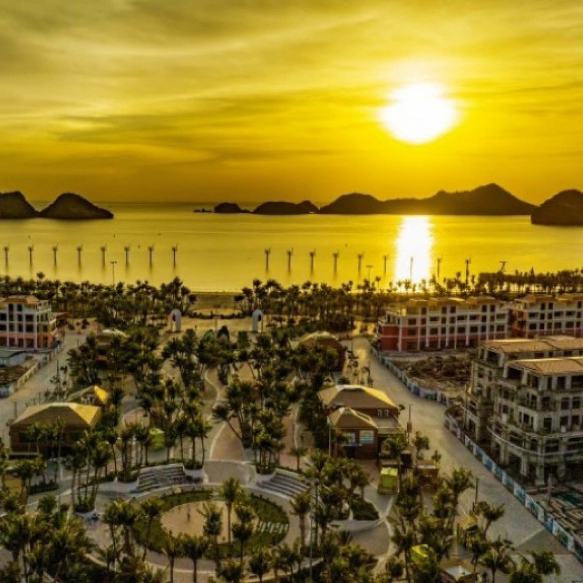 Sun Bavaria Cát Bà: Nhà hàng bia 690 chỗ sở hữu tiện ích hồ bơi và bãi biển riêng độc bản