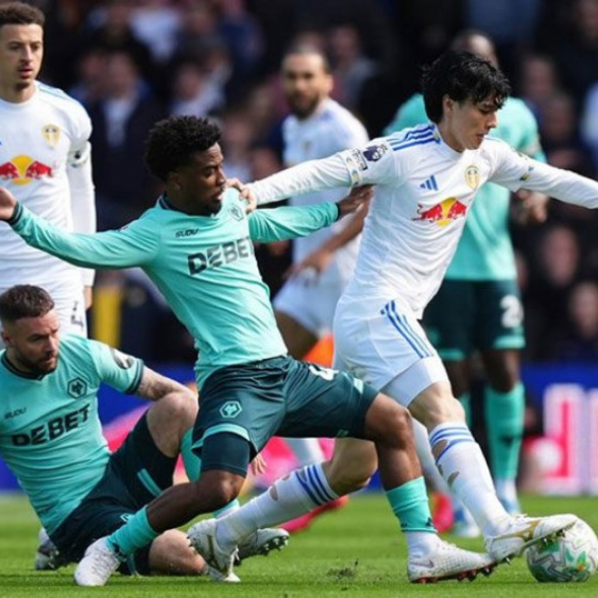  - Video bóng đá Leeds - Wolves: Đại thắng 3 bàn, vạch an toàn trước mắt (Ngoại hạng Anh)