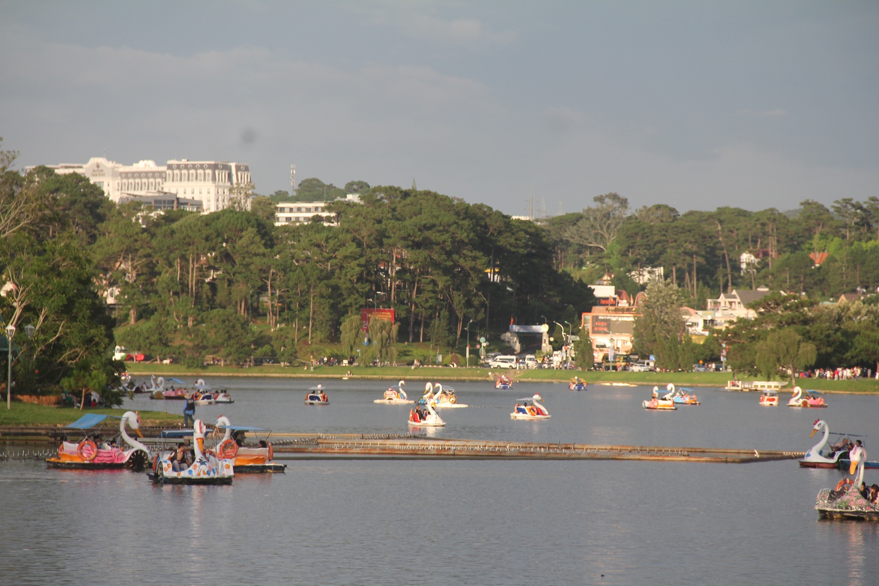 Lâm Đồng nạo vét hồ lắng tô điểm cho cảnh quan hồ Xuân Hương - 1