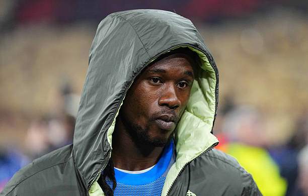 Dàn sao Real tuyên chiến với "ông trùm" Perez: Bị dọa đuổi nhưng quyết không đi - 2