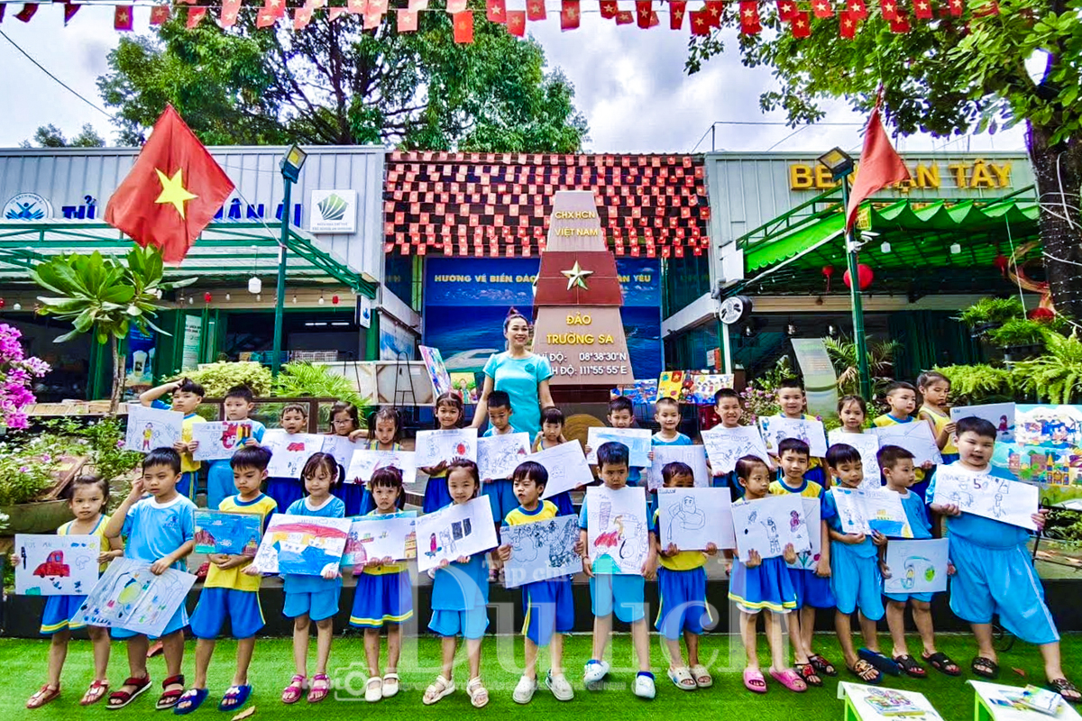 Check-in Đường sách Thủ Đức: Điểm hẹn văn hóa rực rỡ sắc màu ngày khai mạc - 11