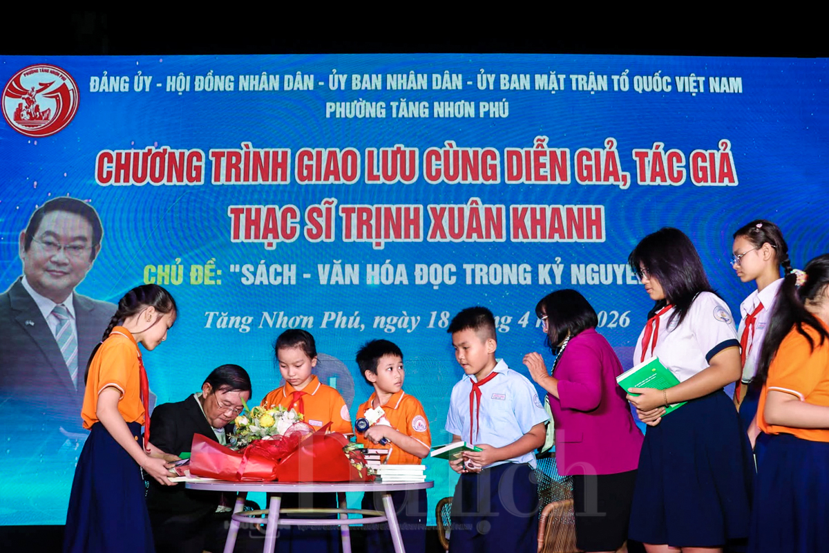 Check-in Đường sách Thủ Đức: Điểm hẹn văn hóa rực rỡ sắc màu ngày khai mạc - 5