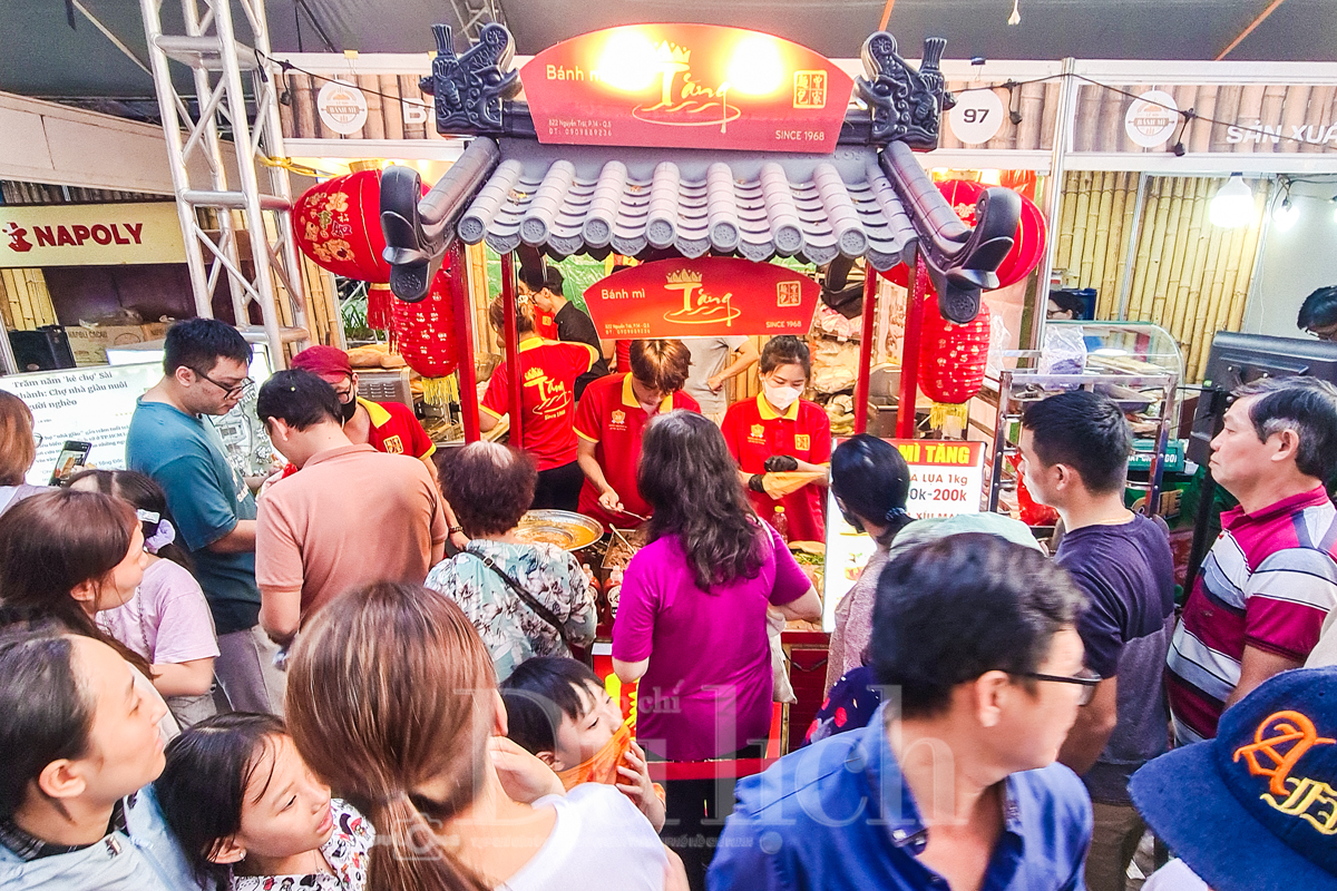 Bánh mì Sài Gòn: Những lát cắt văn hóa ẩn mình trong lớp vỏ giòn tan - 1