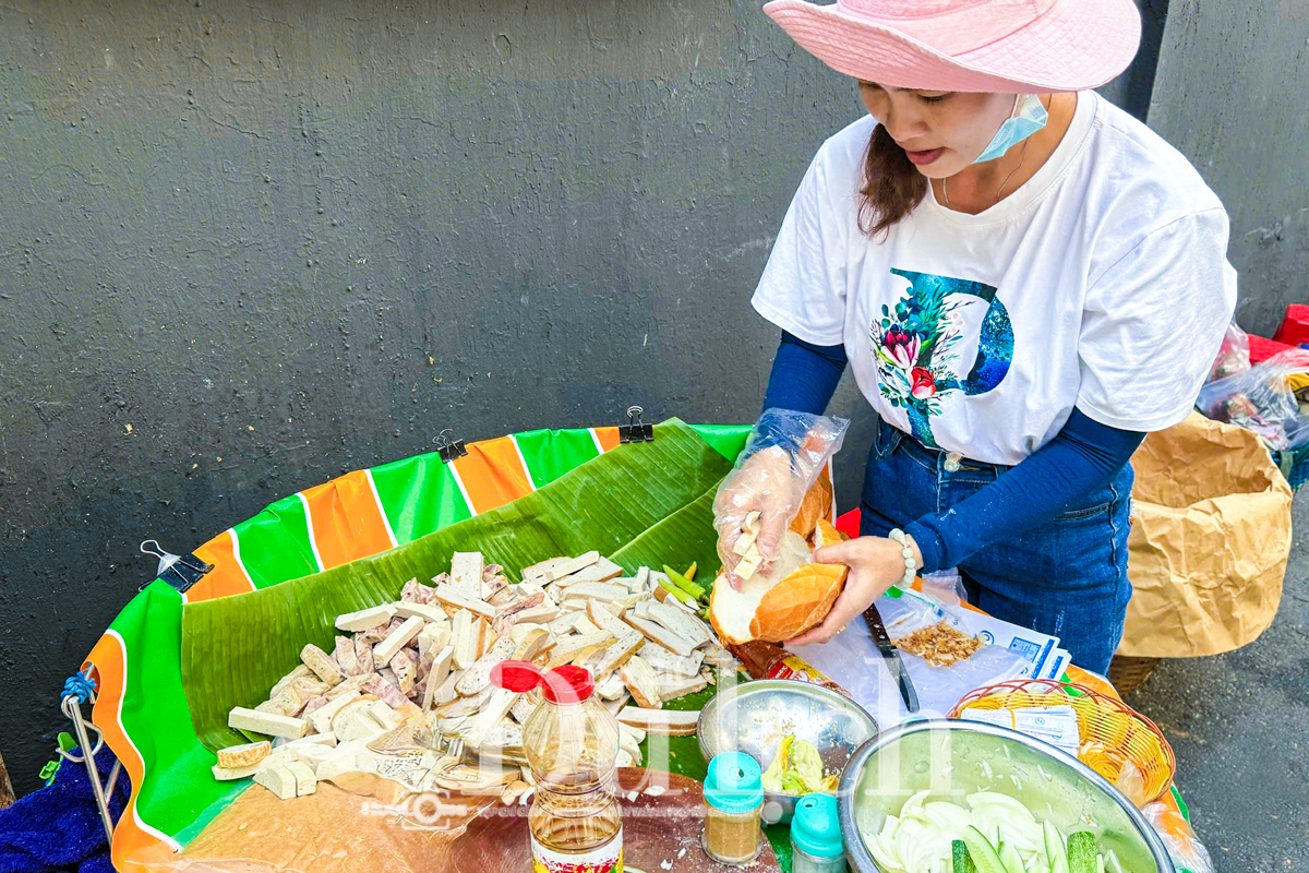 Bánh mì Sài Gòn: Những lát cắt văn hóa ẩn mình trong lớp vỏ giòn tan - 4