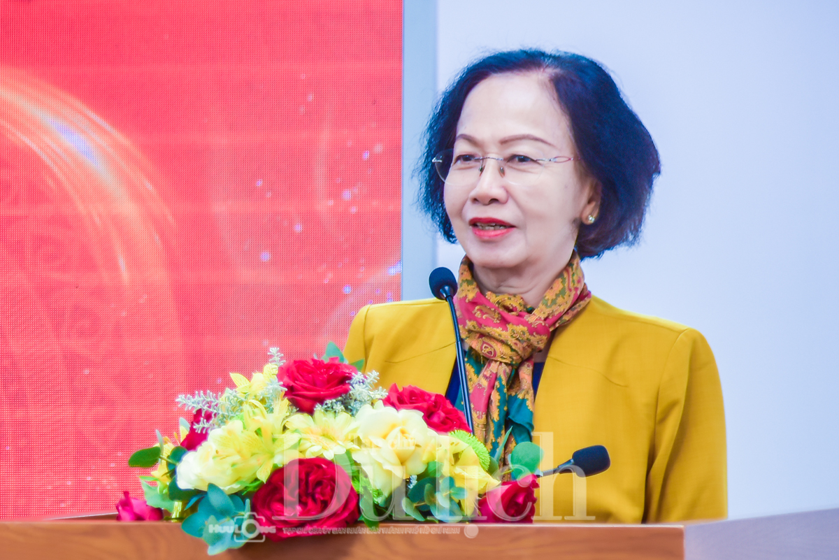 Bánh mì Sài Gòn: Những lát cắt văn hóa ẩn mình trong lớp vỏ giòn tan - 14