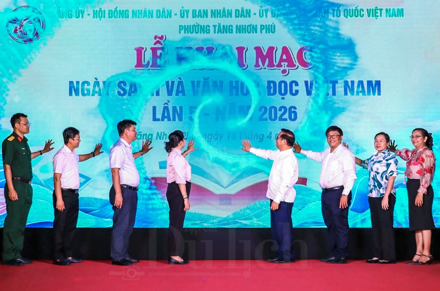 Check-in Đường sách Thủ Đức: Điểm hẹn văn hóa rực rỡ sắc màu ngày khai mạc - 3