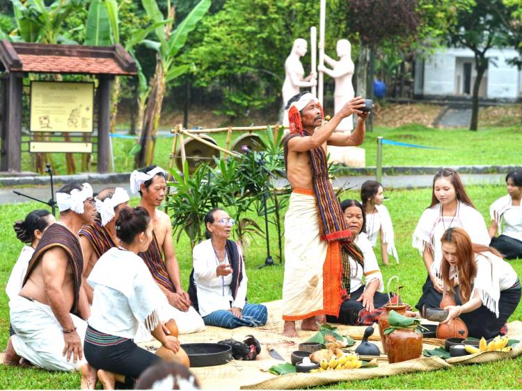 Du lịch biển - Tái hiện nghi lễ truyền thống của người Chu Ru ở Lâm Đồng giữa lòng Hà Nội
