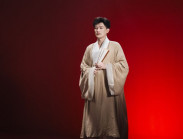 Dược sĩ Tiến hát nhạc phim 