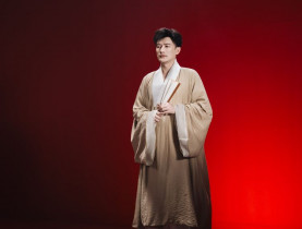 Dược sĩ Tiến hát nhạc phim 