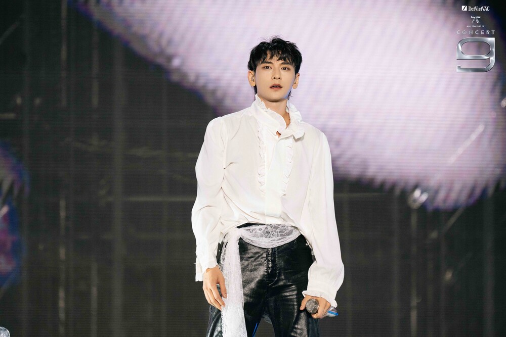 Thoả lòng người hâm mộ, Isaac tung poster ca khúc mới - Tâm Ý Đổi Thay sau khi “gây bão” tại concert Anh Trai “Say Hi” - 2