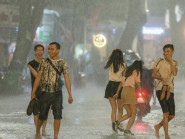 Chuyển động - TPHCM và Nam Bộ sắp vào mùa mưa, du khách cần chủ động lịch trình