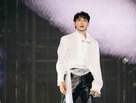  - Thoả lòng người hâm mộ, Isaac tung poster ca khúc mới - Tâm Ý Đổi Thay sau khi “gây bão” tại concert Anh Trai “Say Hi”