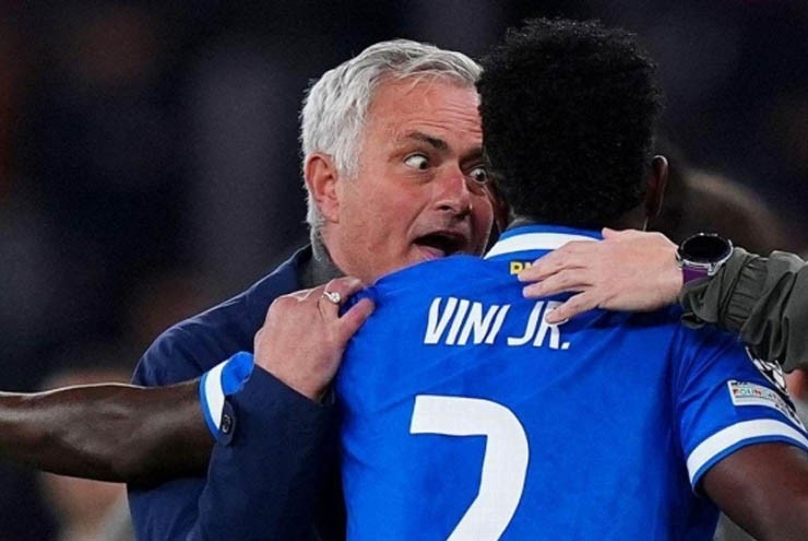 Vinicius phản đối Mourinho đến Real Madrid, dọa rời Bernabeu - 1